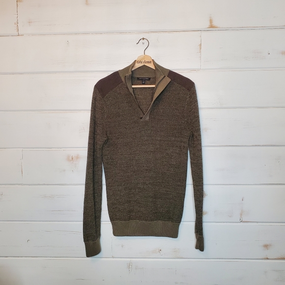 Banana Republic Military Green Shoulder Patch Sweater Size Small - Picture 7 of 11